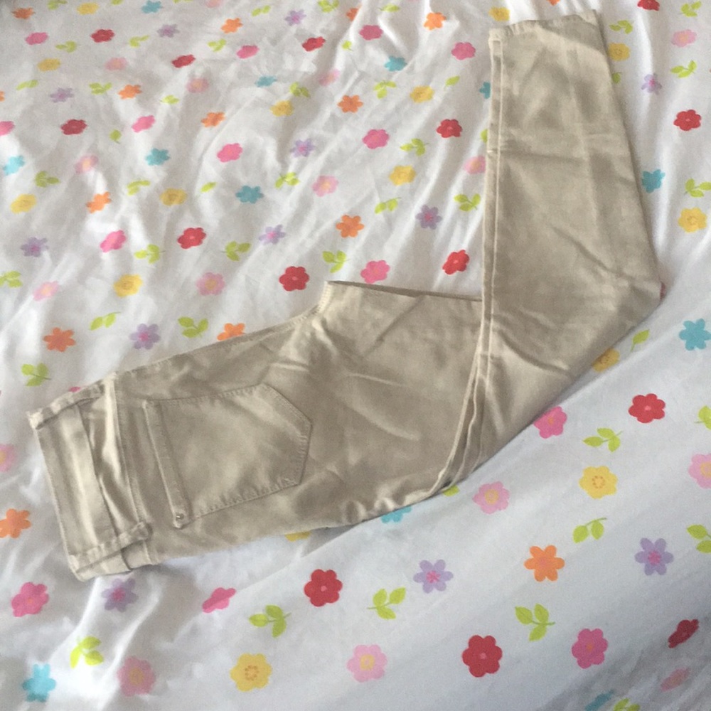 Beige color jogging